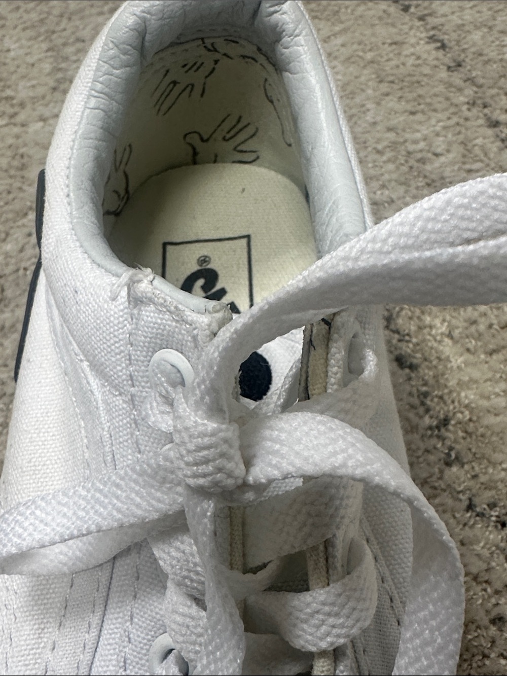 Disney x Vans Old Skool "Mickey Mouse Hand" Sneakers White Men’s 6 | Women’s 7.5 - Picture 5 of 9